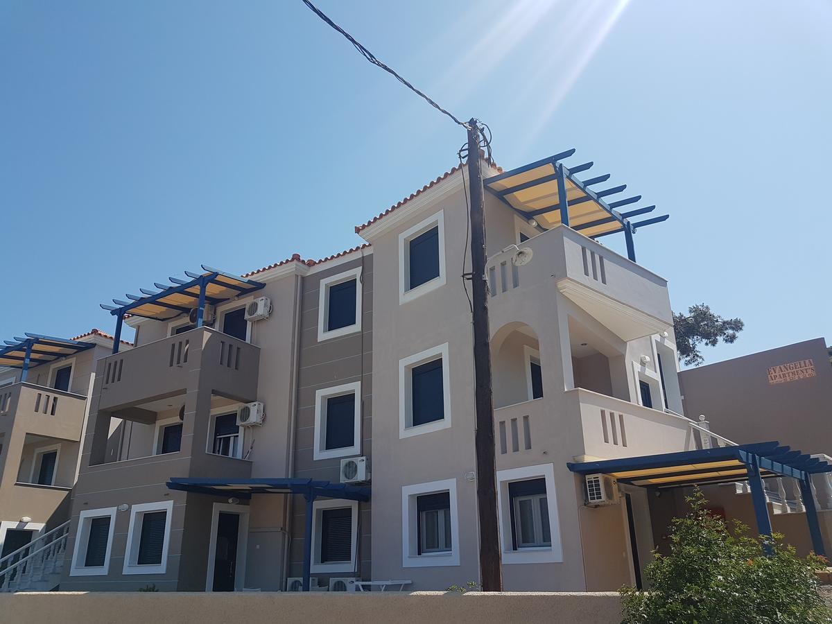 קרפס Evangelia מראה חיצוני תמונה